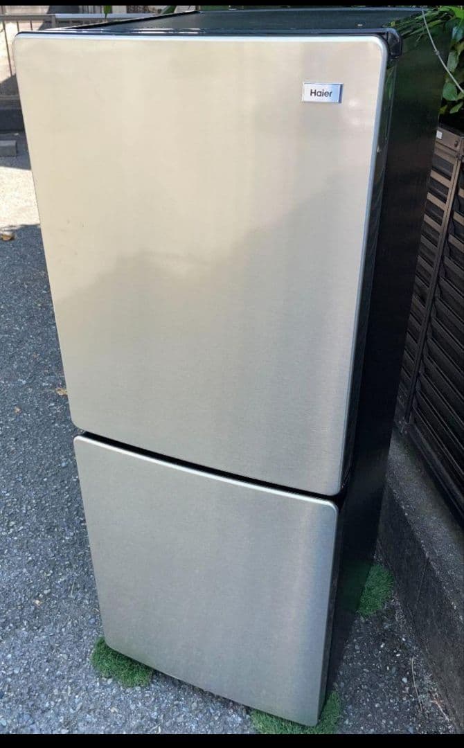 アーバンカフェハイアール冷凍冷蔵庫148L 横縞模様自動霜取り機能付19年製 特価ハイアールアーバンカフェ冷凍冷蔵庫冷蔵庫 148L自動霜取り機能